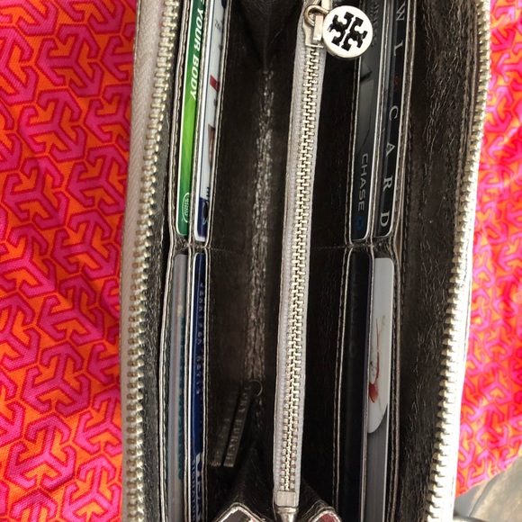Tory Burch wallet - Picture 6 of 6